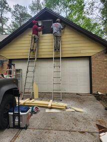Before & After Siding Replacement & Exterior Painting in THe Woodlands, TX (2)