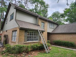 Before & After Siding Replacement & Exterior Painting in THe Woodlands, TX (8)