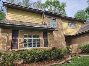 Before & After Siding Replacement & Exterior Painting in THe Woodlands, TX (5)